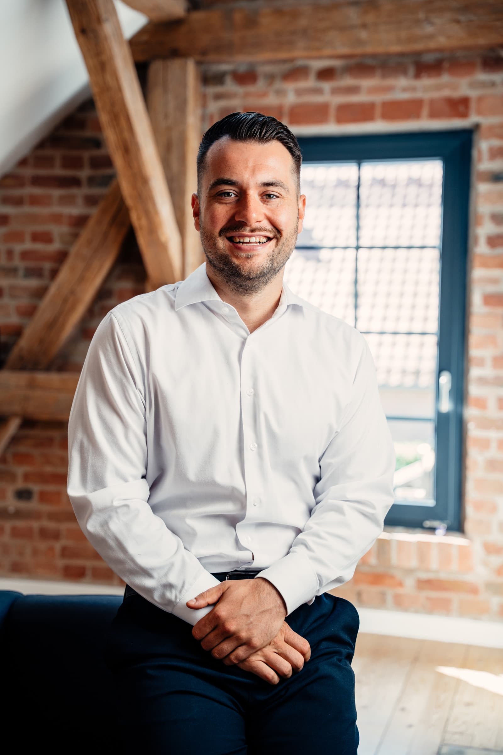 Persönliches Businessporträt eines Teammitglieds